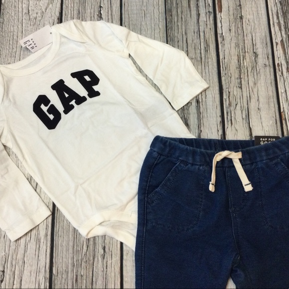 Gap Boys 12-18 Months White Logo Shirt & Soft Denim Jeans Outfit. NWT - Picture 2 of 6